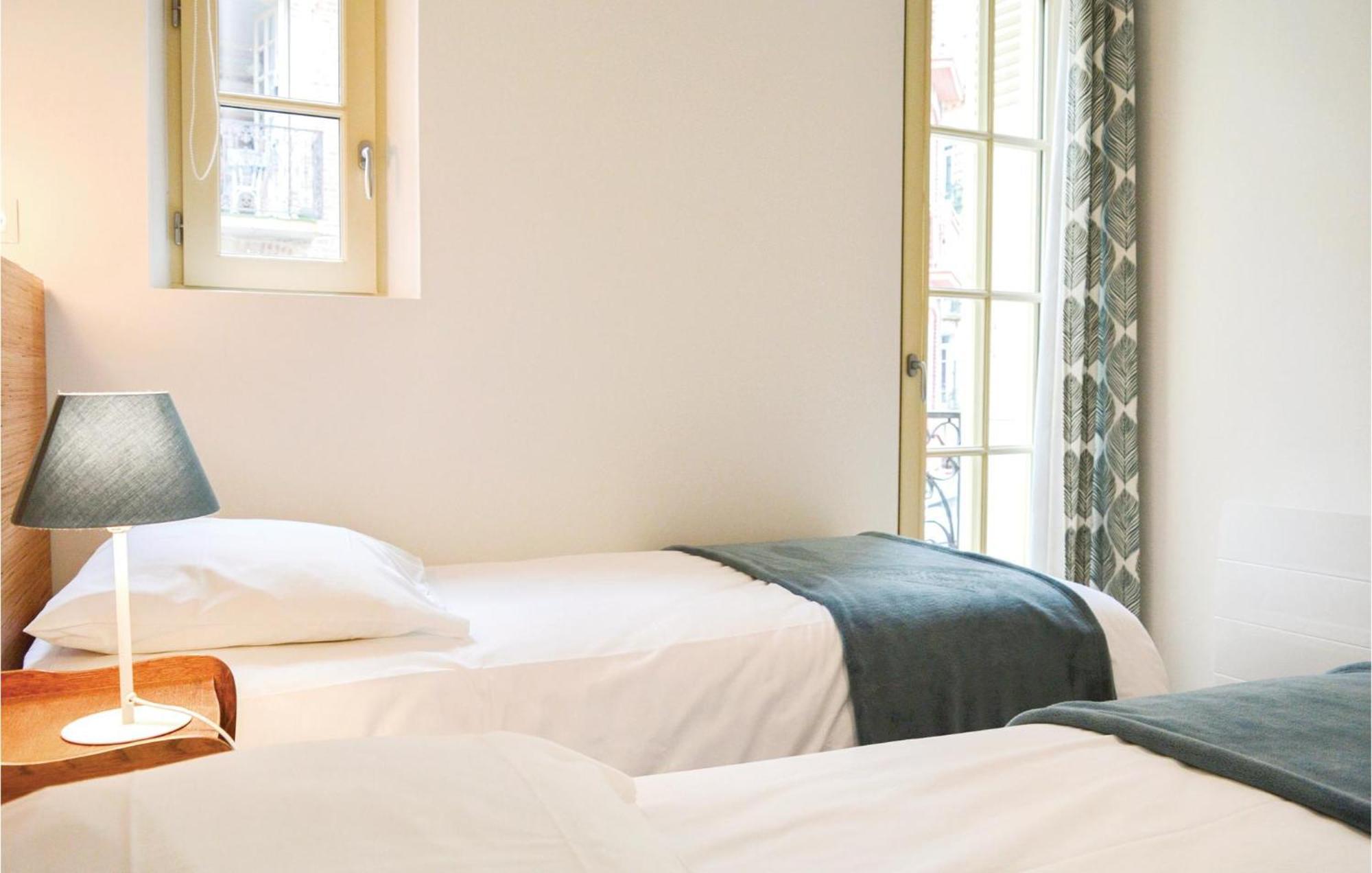 2 Bedroom Awesome Apartment In Mers-Les-Bains Zewnętrze zdjęcie