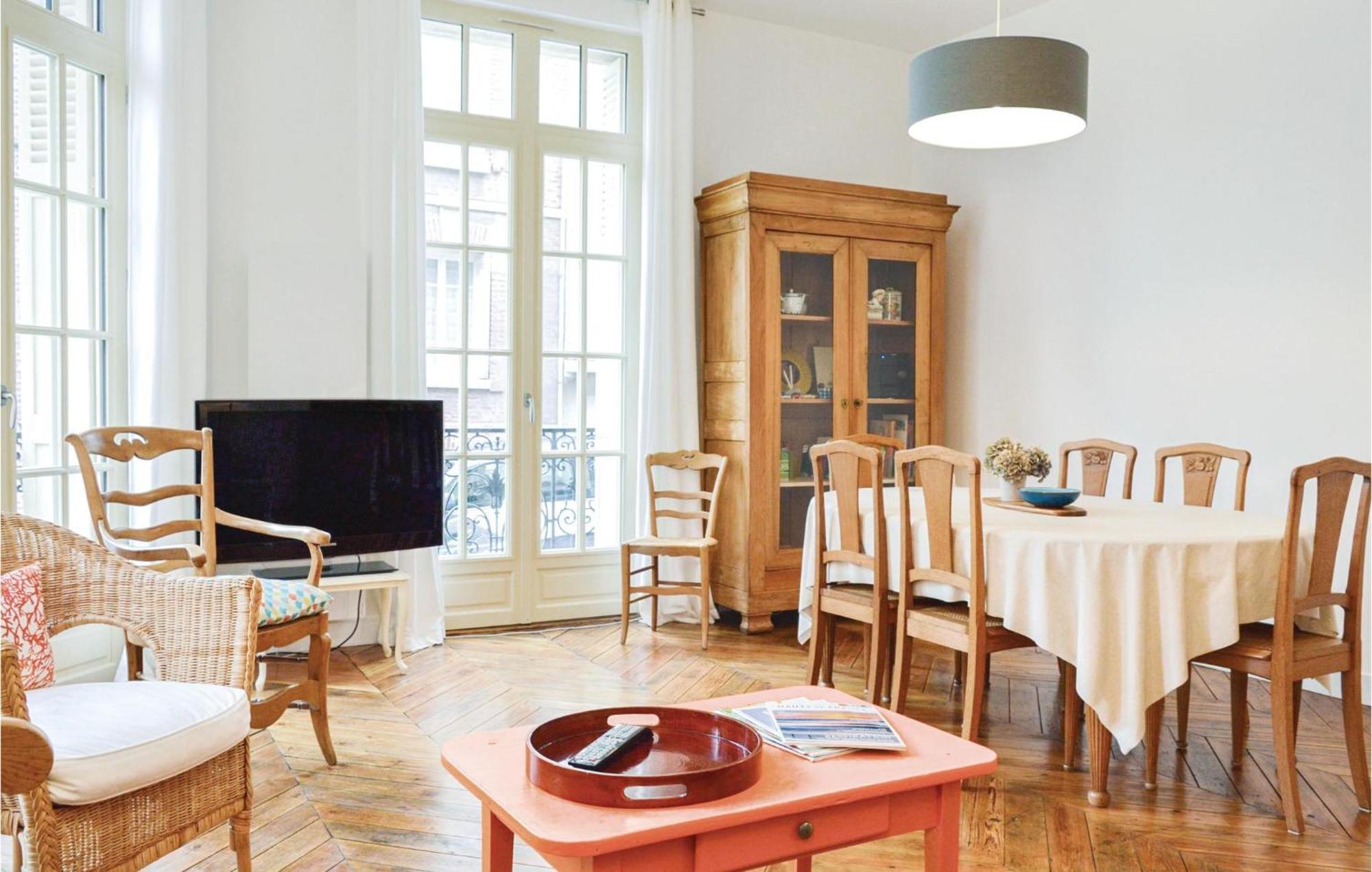 2 Bedroom Awesome Apartment In Mers-Les-Bains Zewnętrze zdjęcie